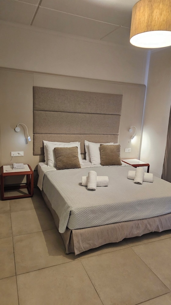 ROOM, TWIN BEDS, ANNEX