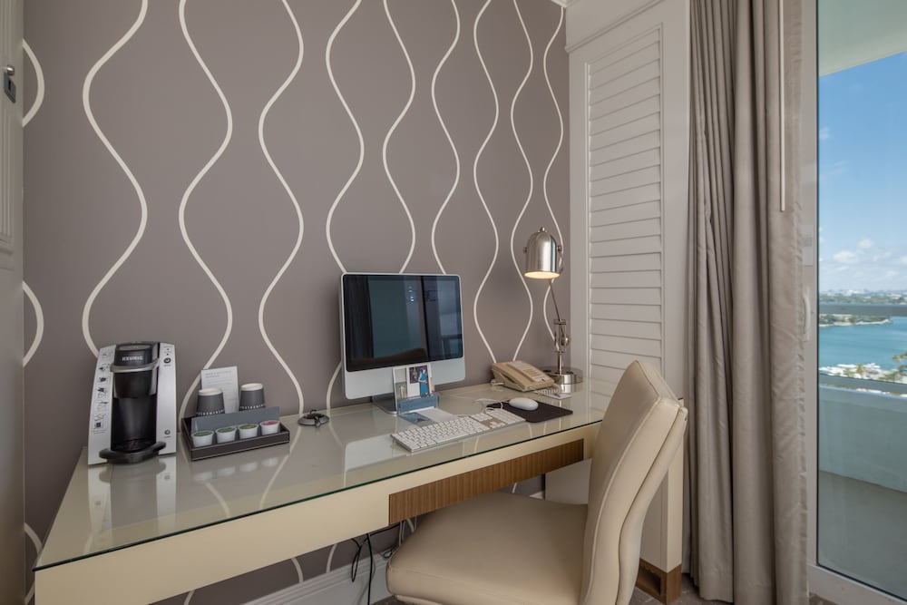 Fontainebleau Miami Beach Private Luxury Suites 39/50