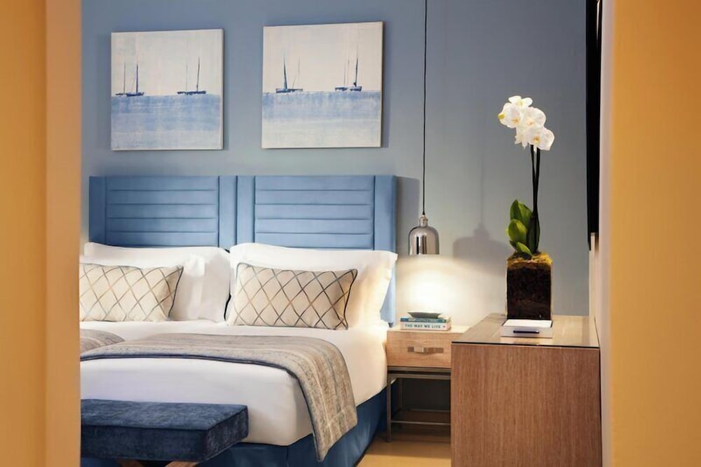 1 Bedroom, Family Suite, Garden, Double Bed, Private Garden