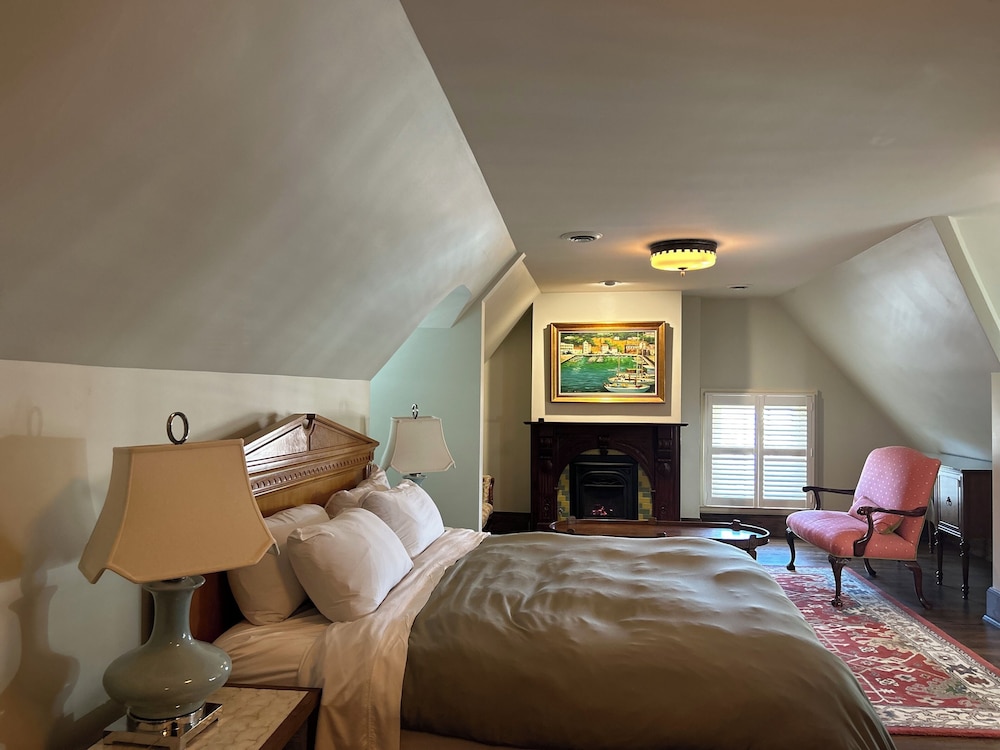 Frederick Stearns House Historic Inn 12/50