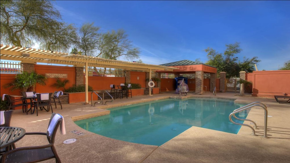 Holiday Inn Express Suites Tempe 3/46