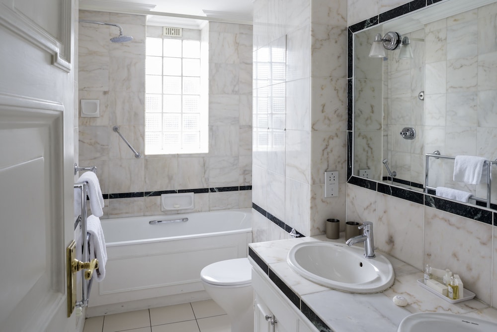10 Curzon Street By Mansley Serviced Apartments 24/26