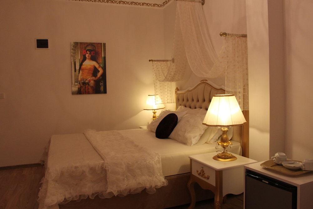 Huri & Nuri Hotel 24/45