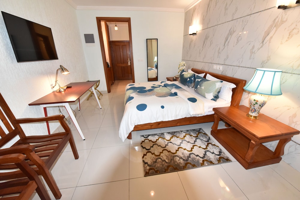 Adamaoua Grand Hotel 67/81