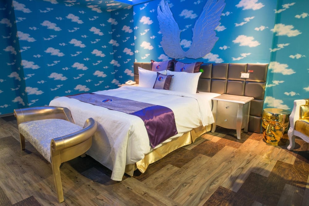 Ting-Shuai Motel 33/68