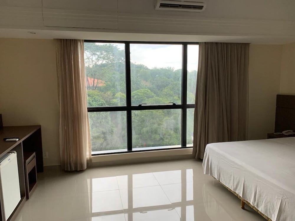 Tropical Executive Hotel 46/62
