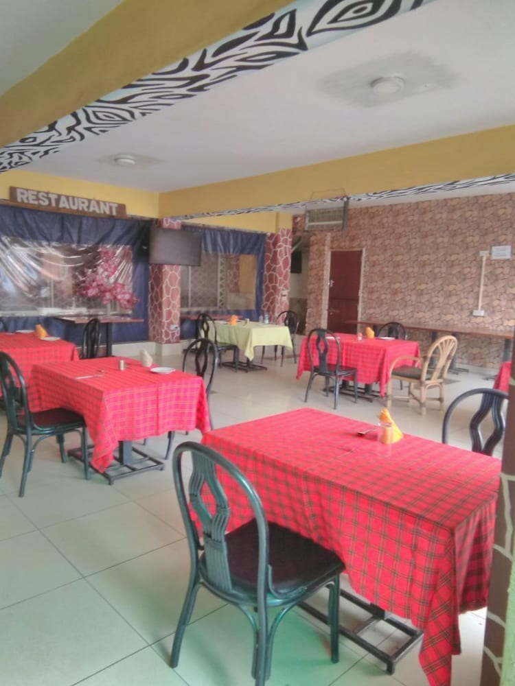 Nairobi Glory Palace Hotel Ltd 33/50
