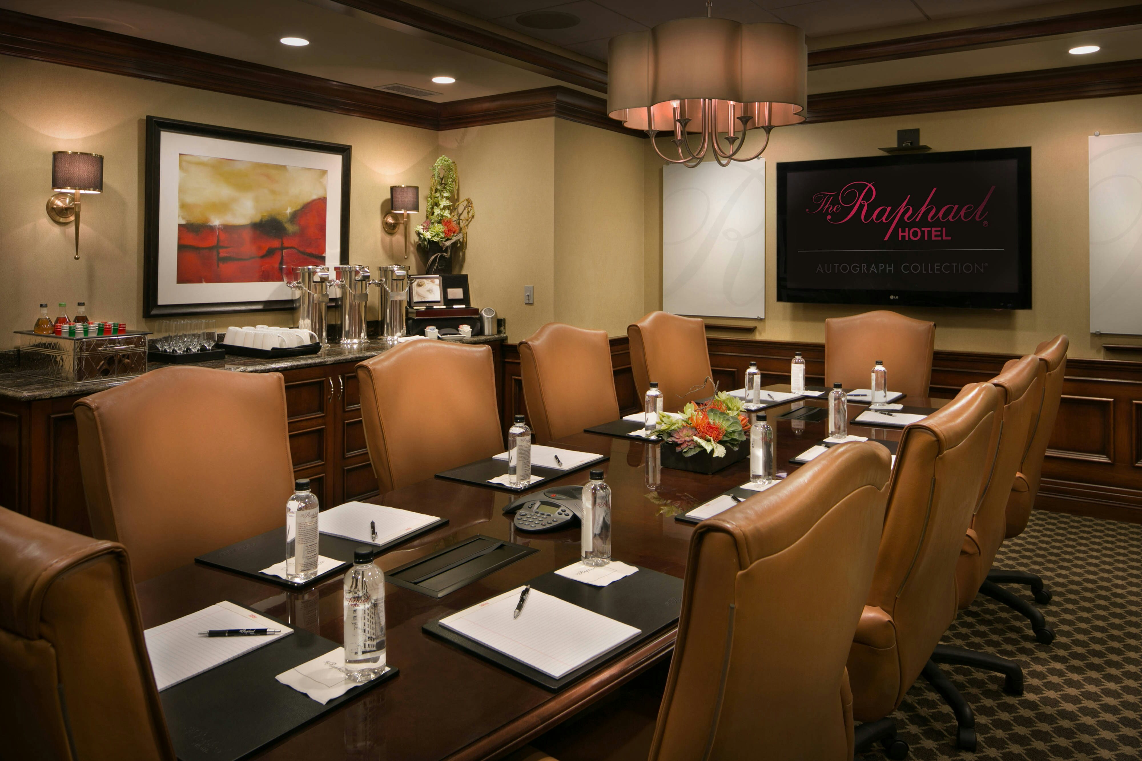 The Raphael Hotel Autograph Collection 28/33