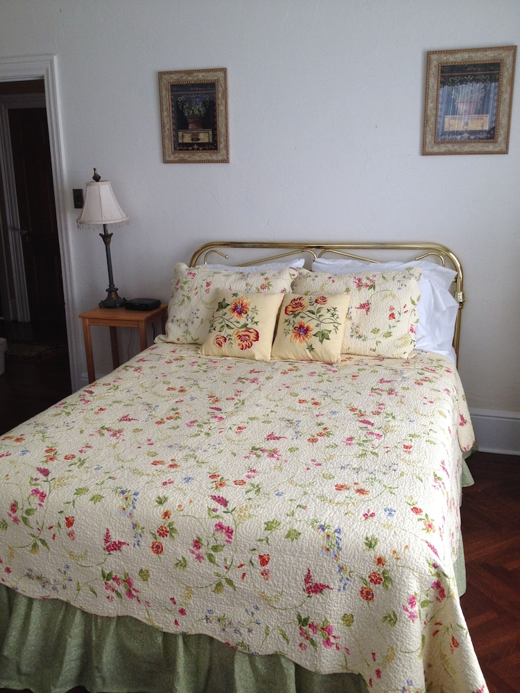 Red Lion Bed & Breakfast 5/36