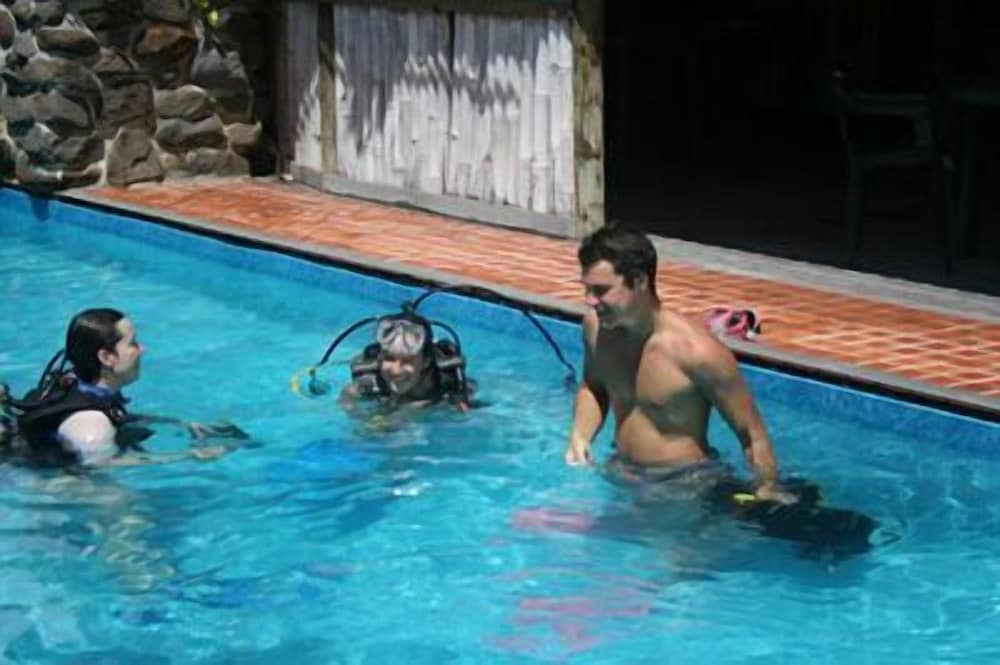 Kosrae Nautilus Resort 12/31