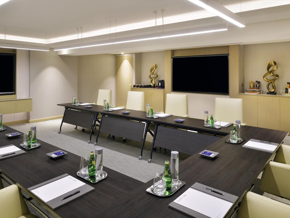MOVENPICK HOTEL BAHRAIN 63/72