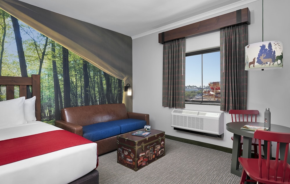Kids Suite, Water, Cabin, 1 Queen and 3 Single Beds, Sofa