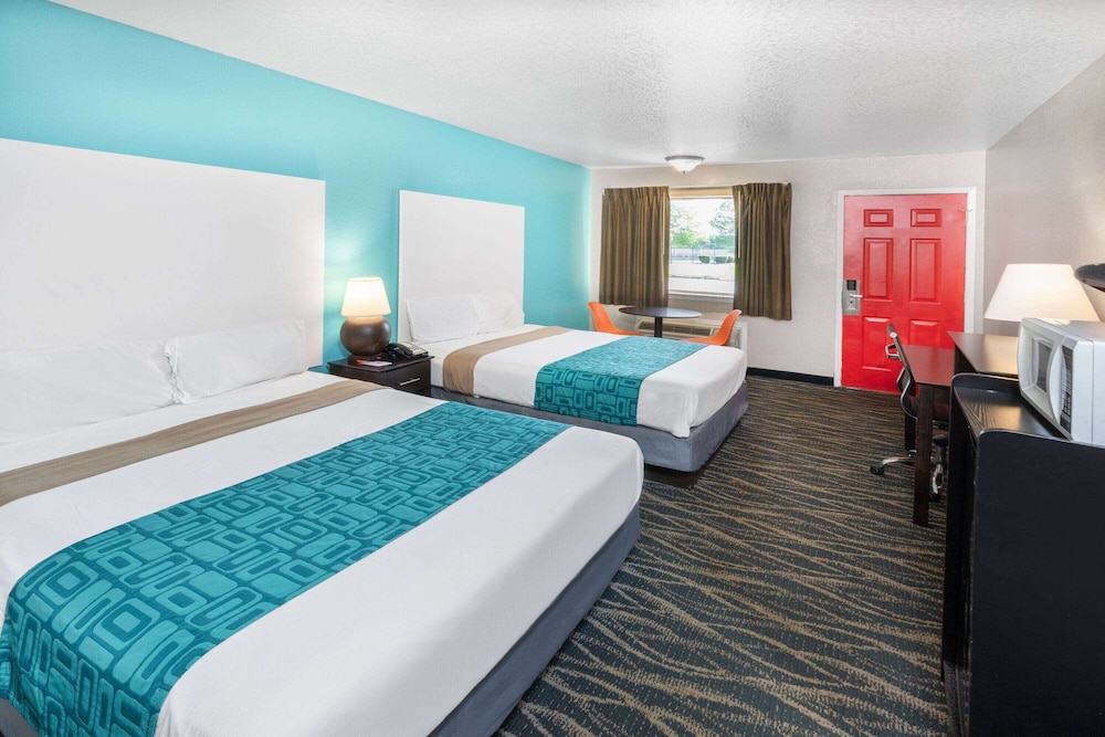 Howard Johnson by Wyndham Houston Hobby Airport 11/61