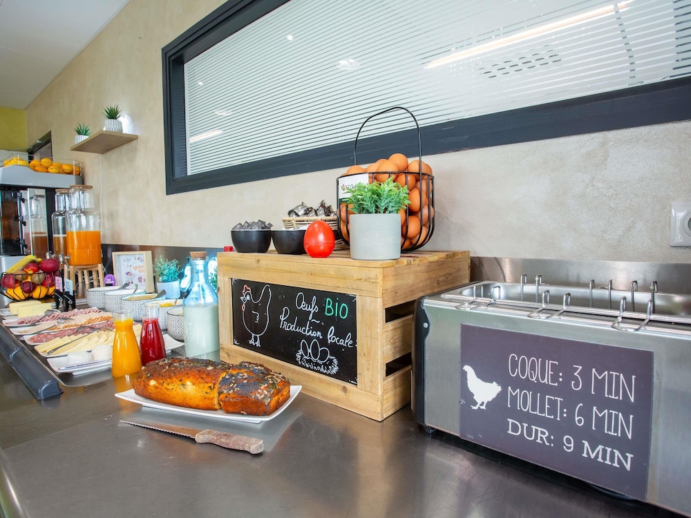 Ibis Styles Bourges 2/48