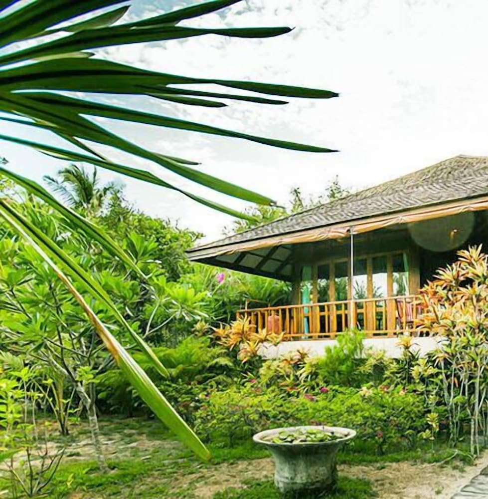 Koh Jum Beach Villas 7/76