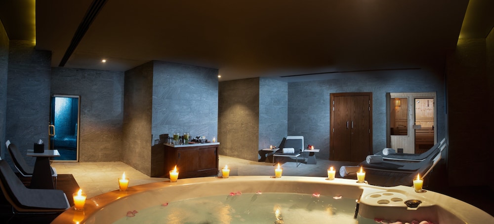 swimming pool spa