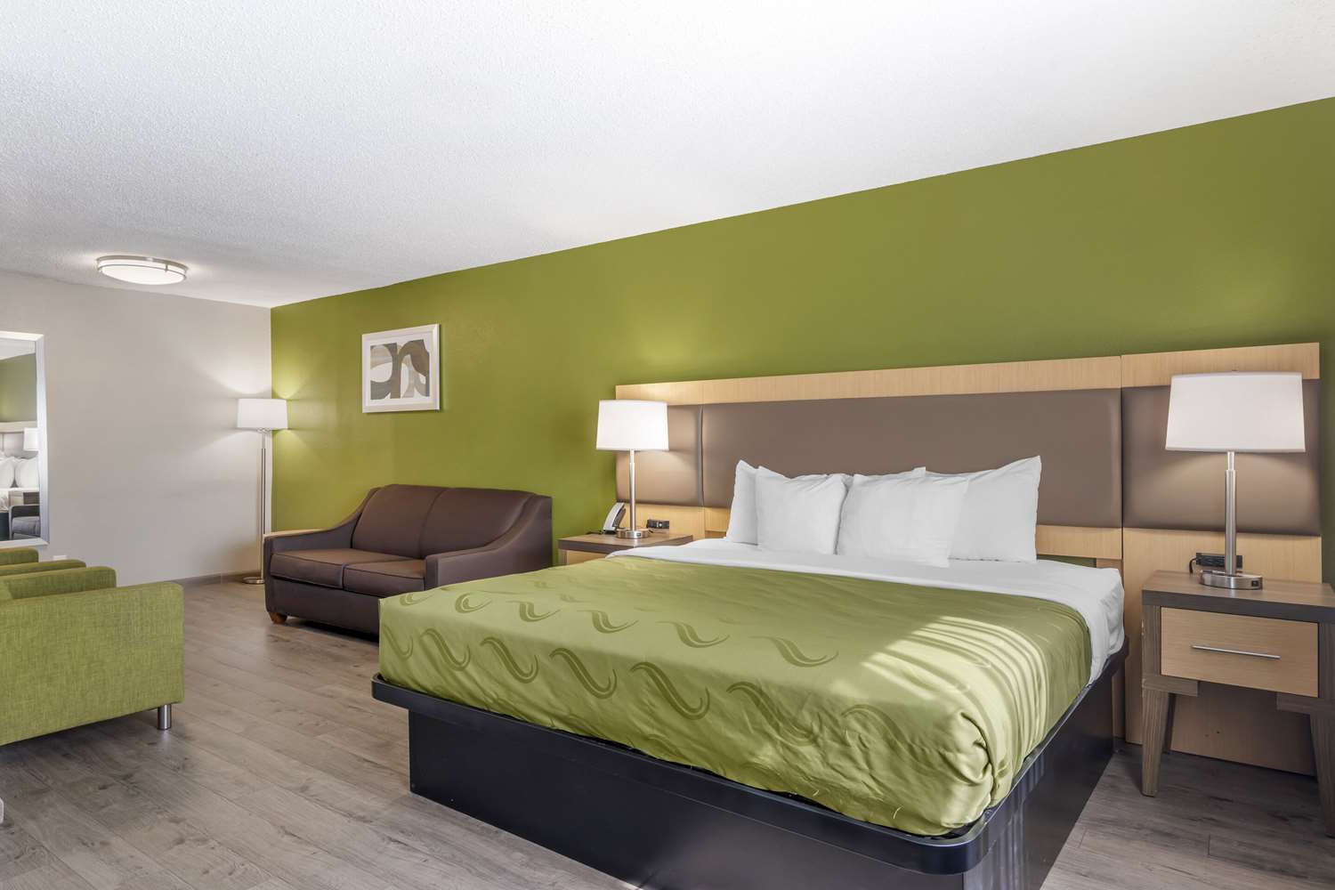 Quality Inn & Suites Delaware South 13/25