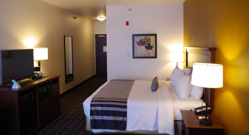 Best Western Plus Lincoln Inn & Suites 8/26