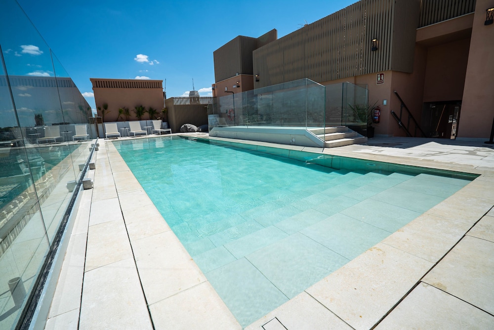 SmartRental Collection Gran Via Capital 30/50