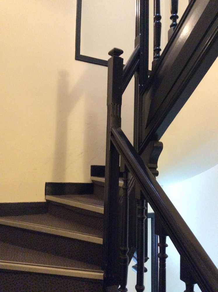 Hotel De La Place 16/23