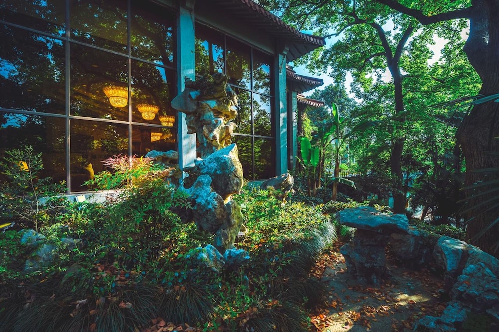 Shangri La Hangzhou 35/50