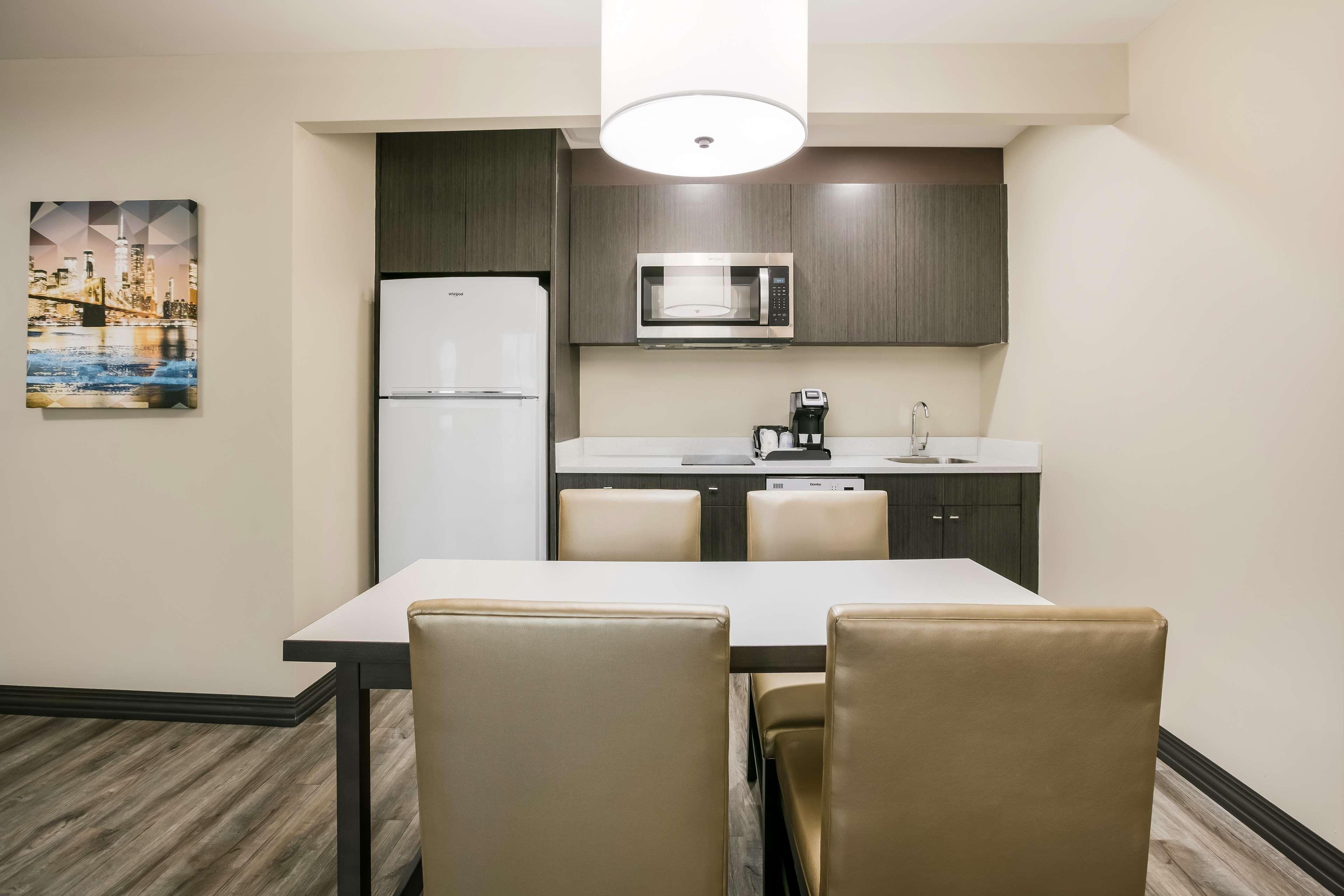 Executive Residency Bronx 8/36