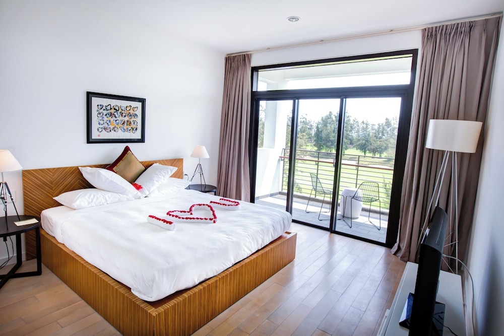Montgomerie Links Hotel & Villas 16/70