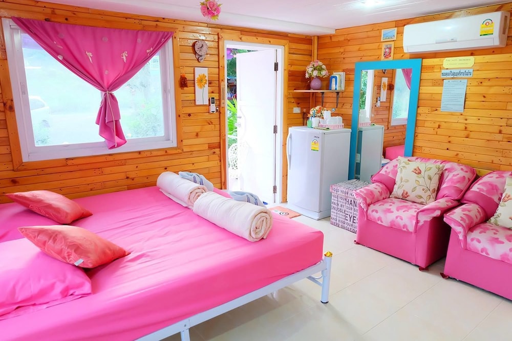 A Houses Homestay 23/90