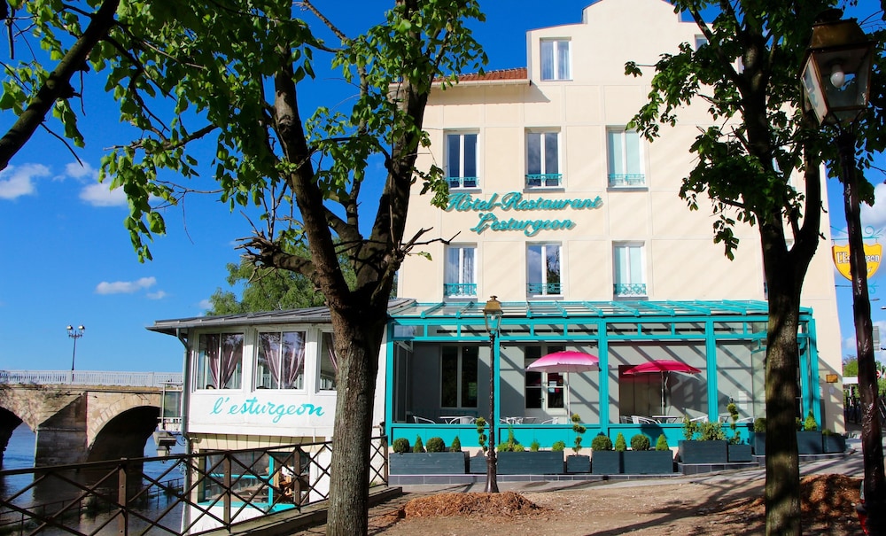 Hotel Restaurant L'Esturgeon 38/50