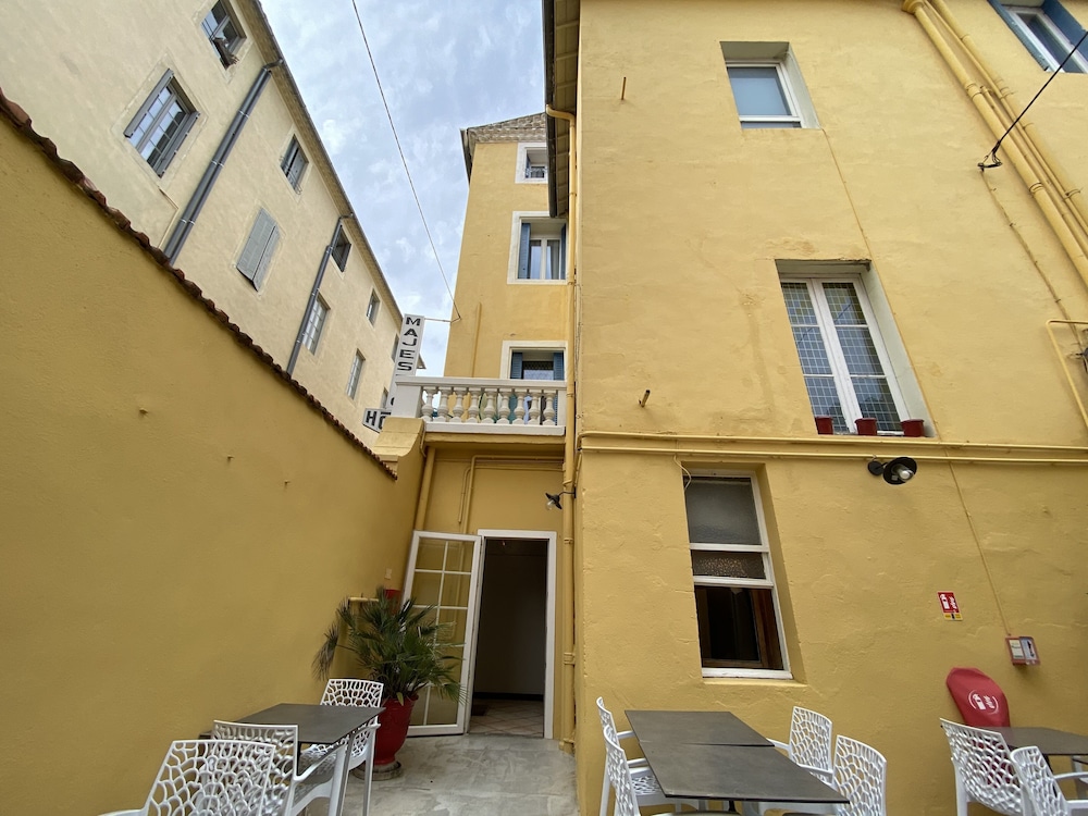Majestic Hotel 4/50