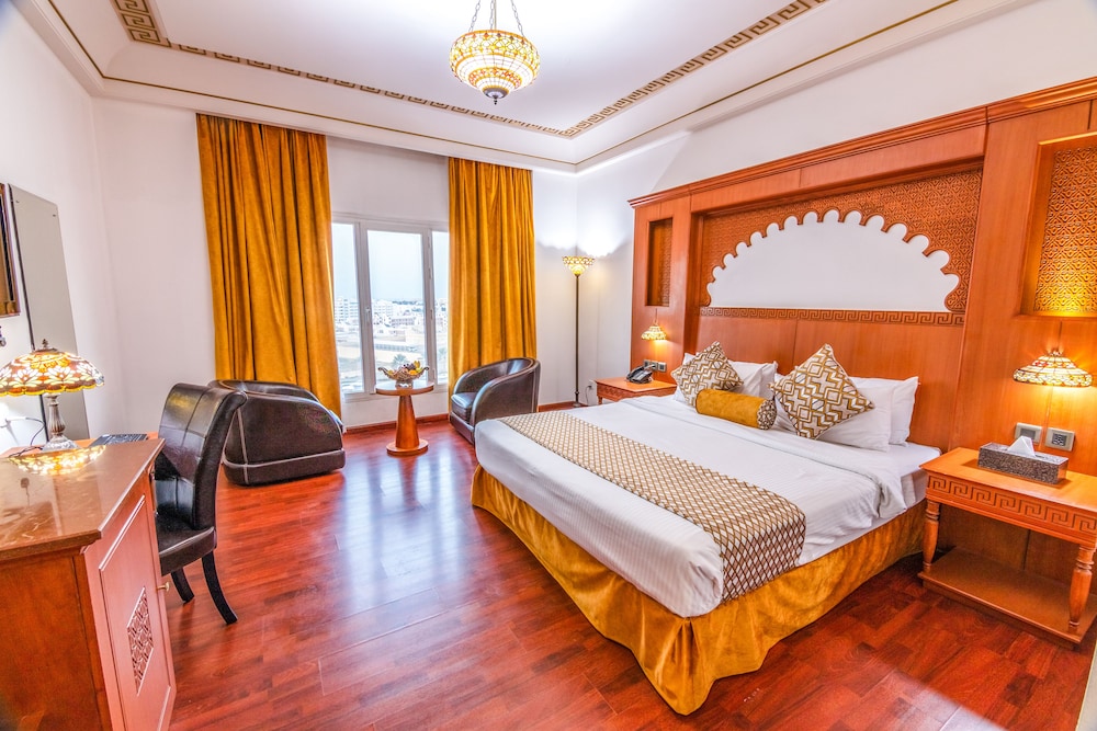 ROOM, QUEEN BED, SEA VIEW