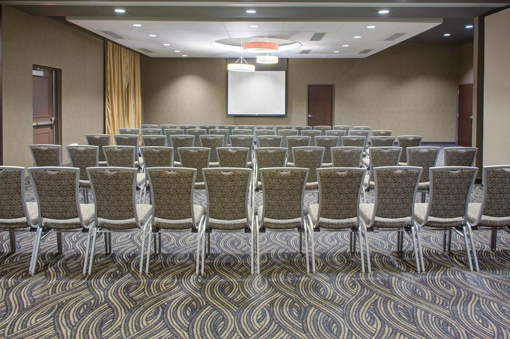 HYATT HOUSE SHELTON 18/27