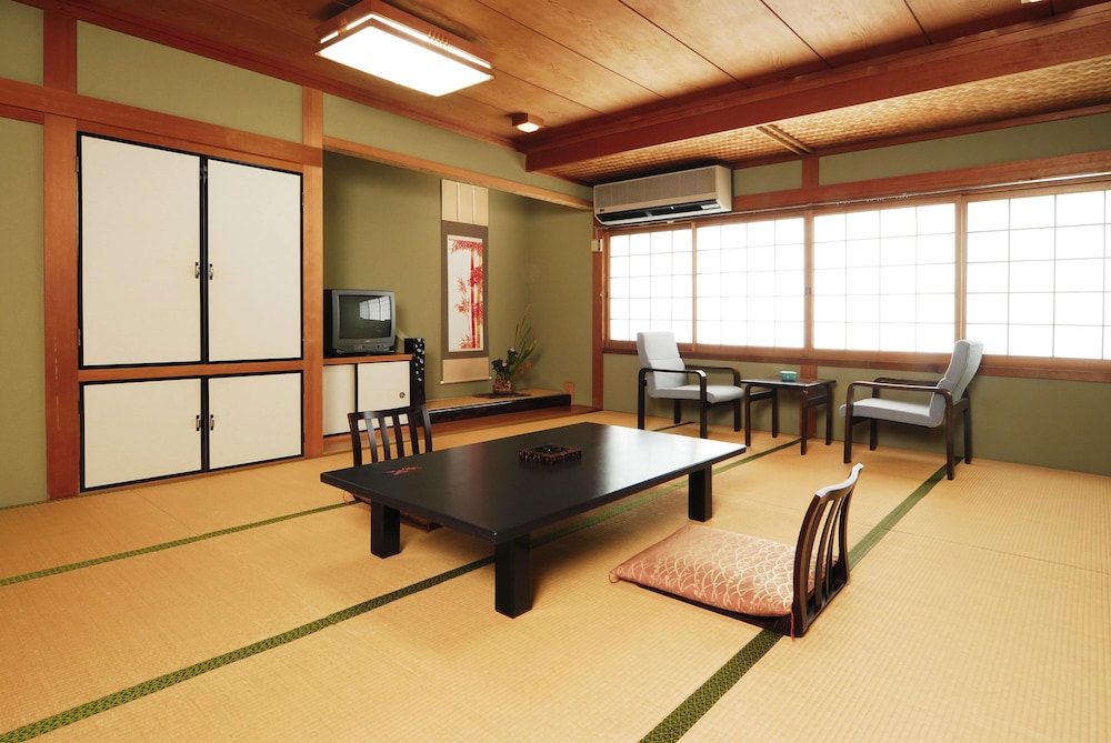 Yoshinoso Yukawaya 48/65