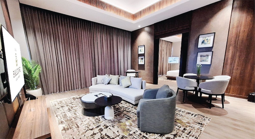 The Balcone Hotel and Resort 36/54
