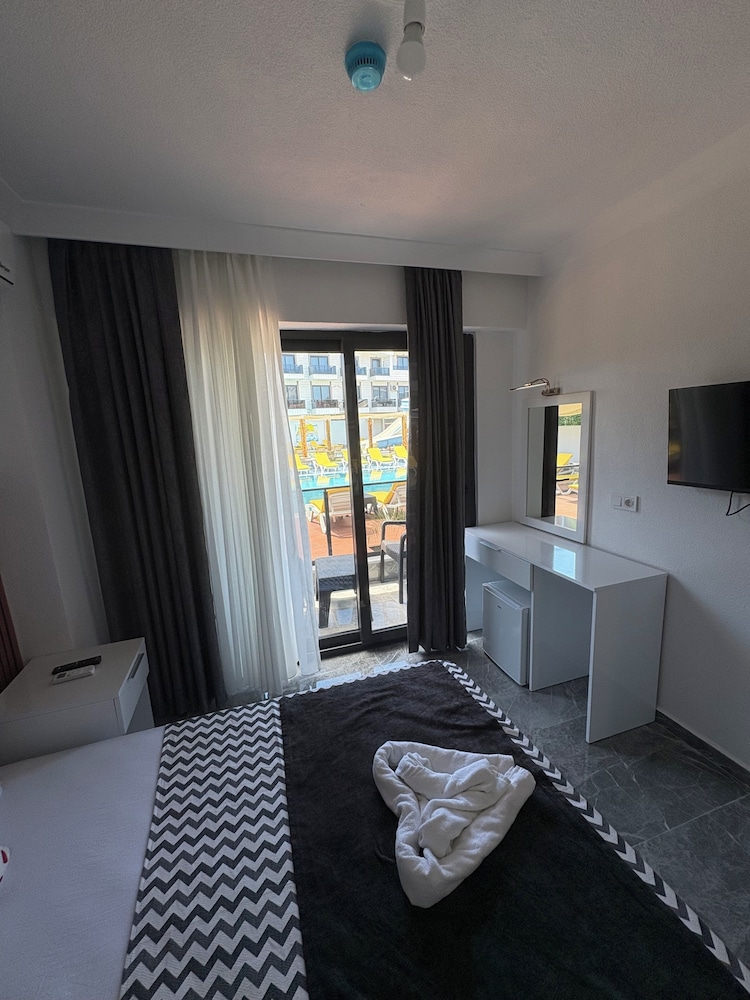 Atas Aqua Otel Avsa 33/51