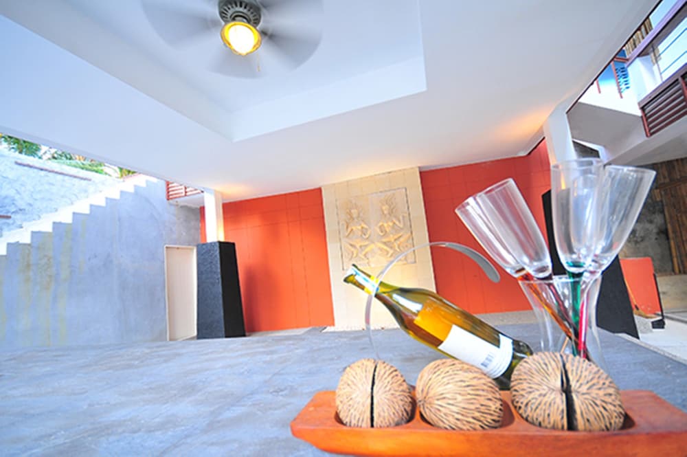 SURINTRA BOUTIQUE RESORT 12/25