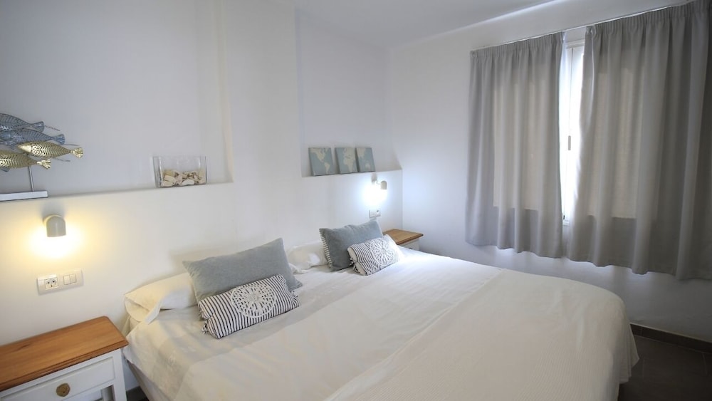 Neptuno Suites - Only Adults 19/50