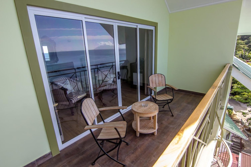 Treasure Cove Hotel 34/58