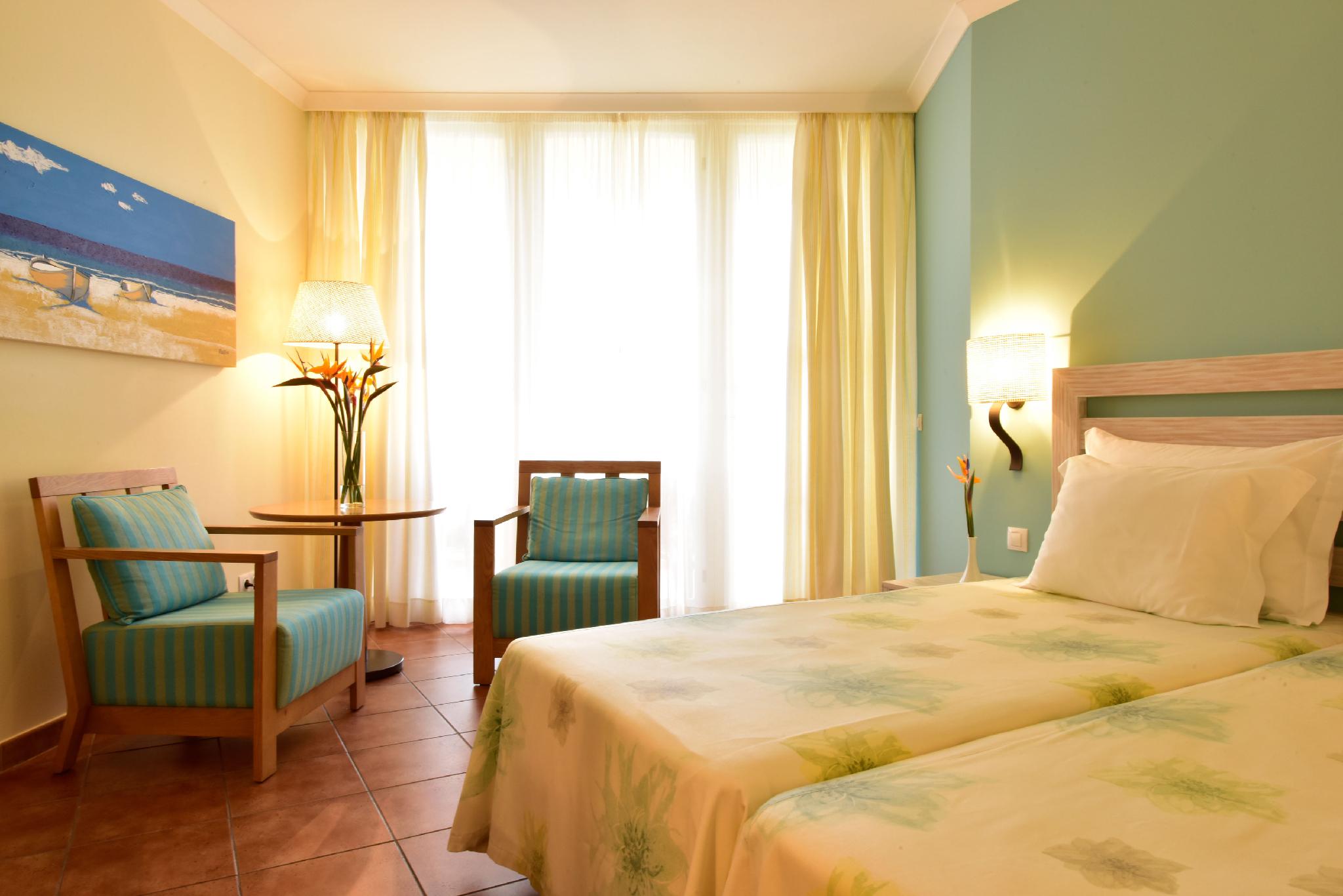 Room, Lateral Side Sea View