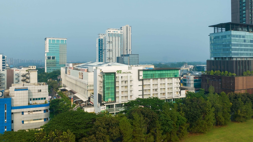 Hotel Santika Bsd City 28/30
