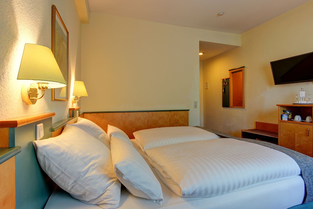 Hotel Ambassador Duesseldorf 8/26