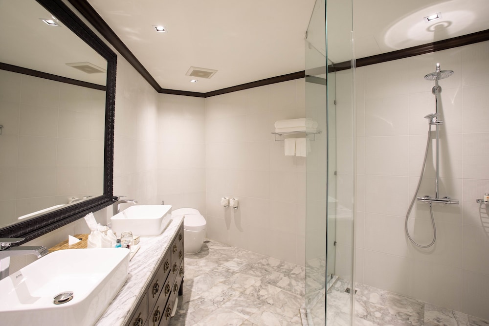 The Bridge An Eclectic Luxotel Chiangmai 72/72