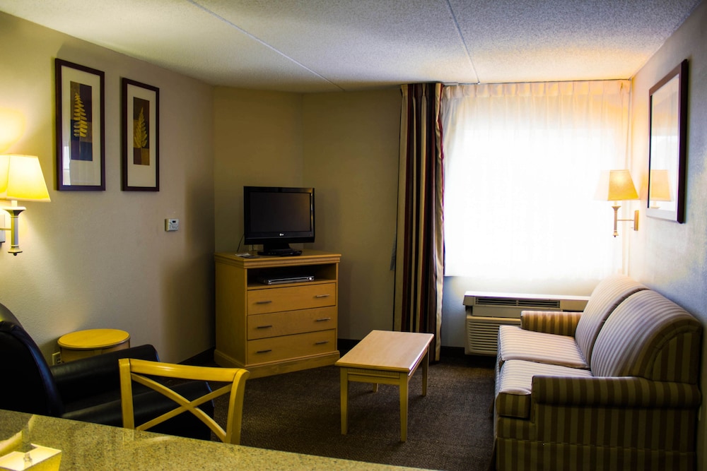 CANDLEWOOD SUITES WILSON 27/38