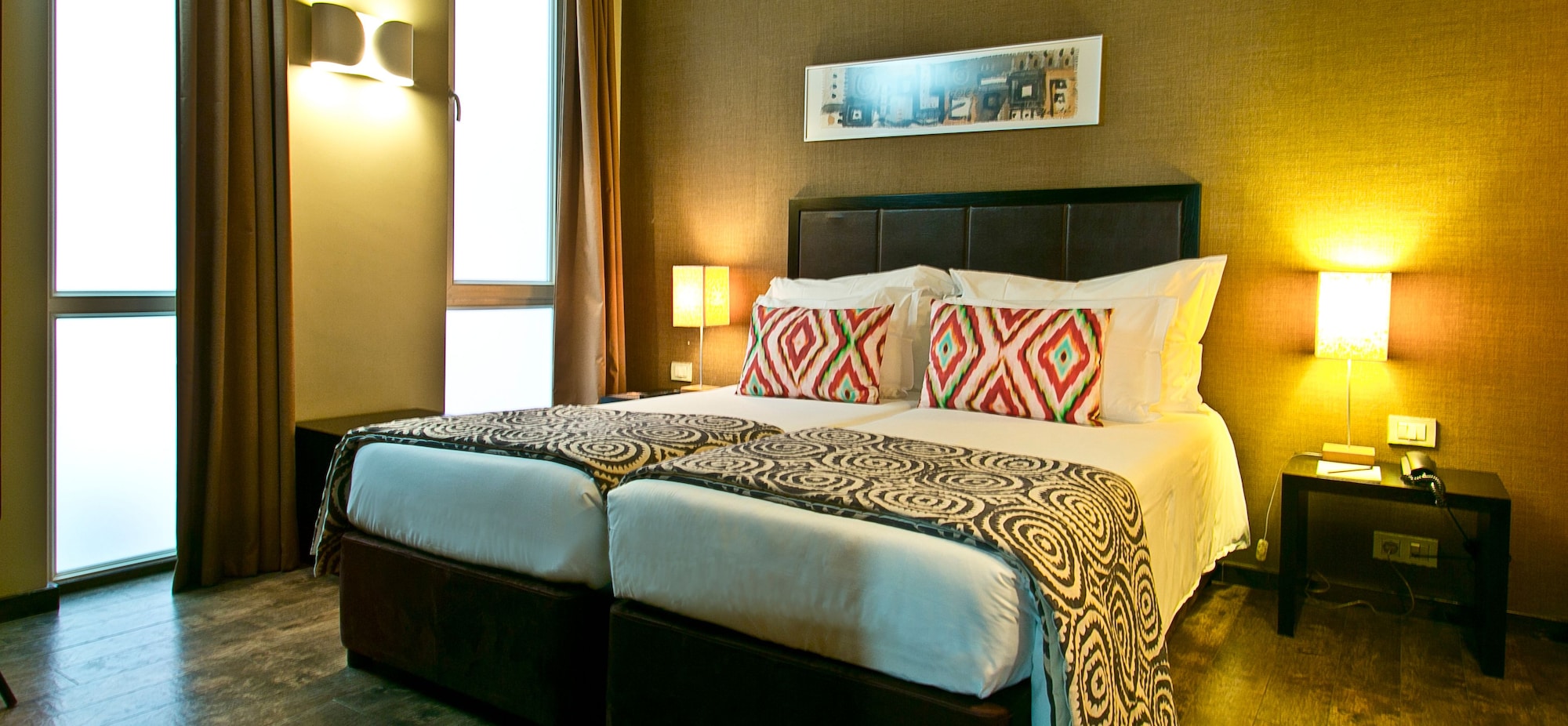 STANDARD, DOUBLE OR TWIN BED, INTERIOR VIEW