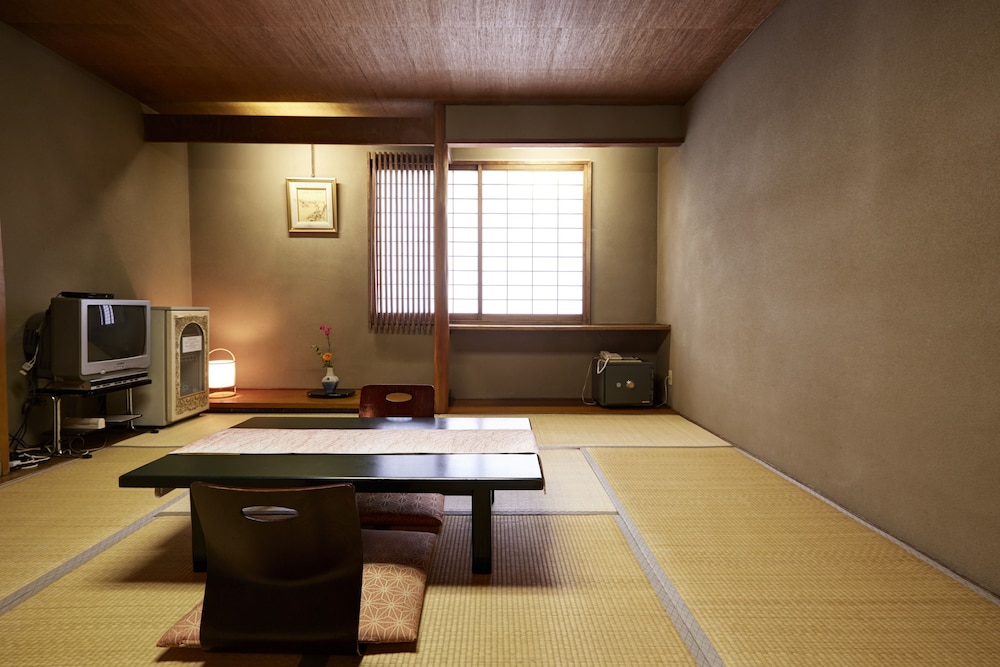 Hotel New Tsuruta 34/71