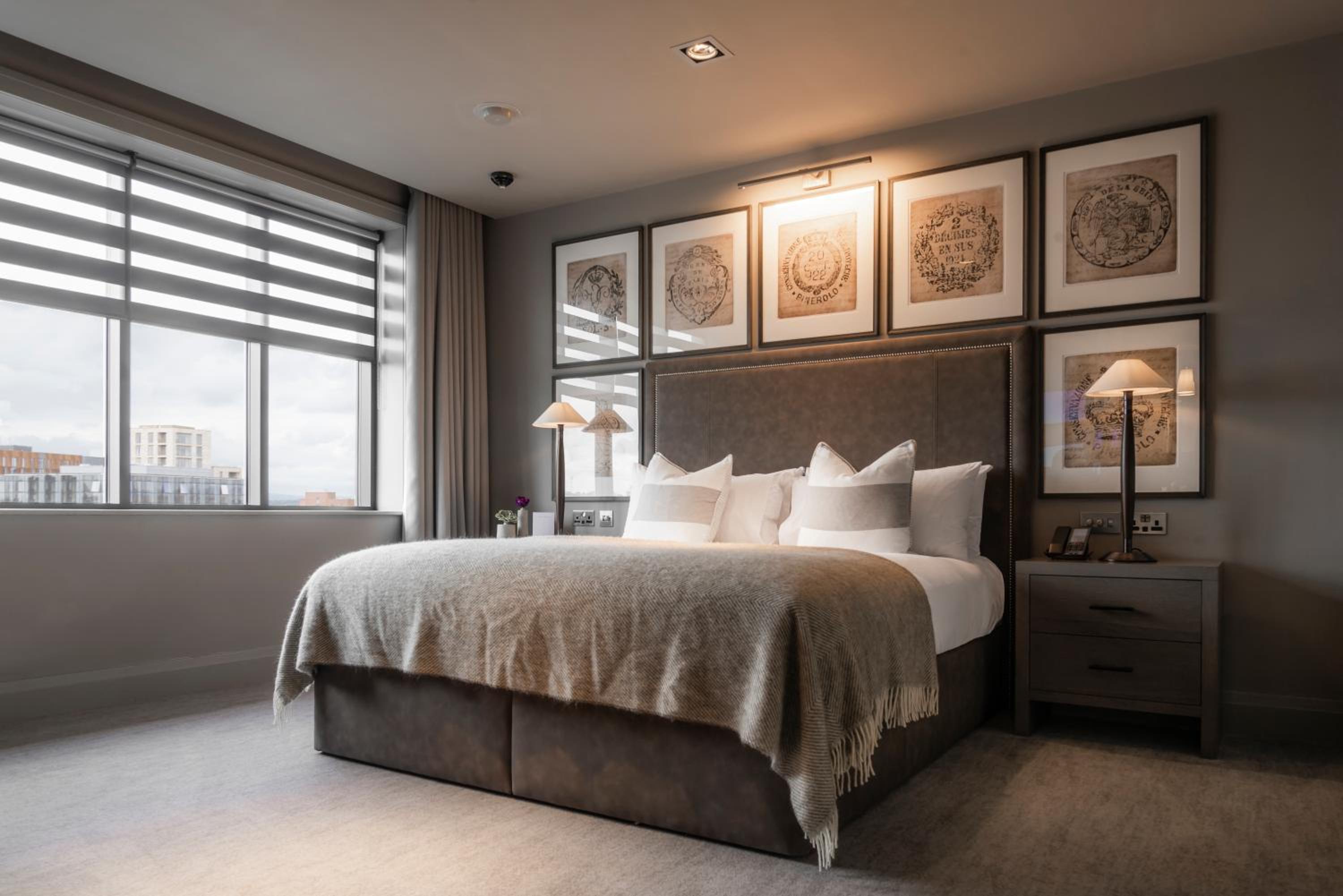 Deluxe, Suite