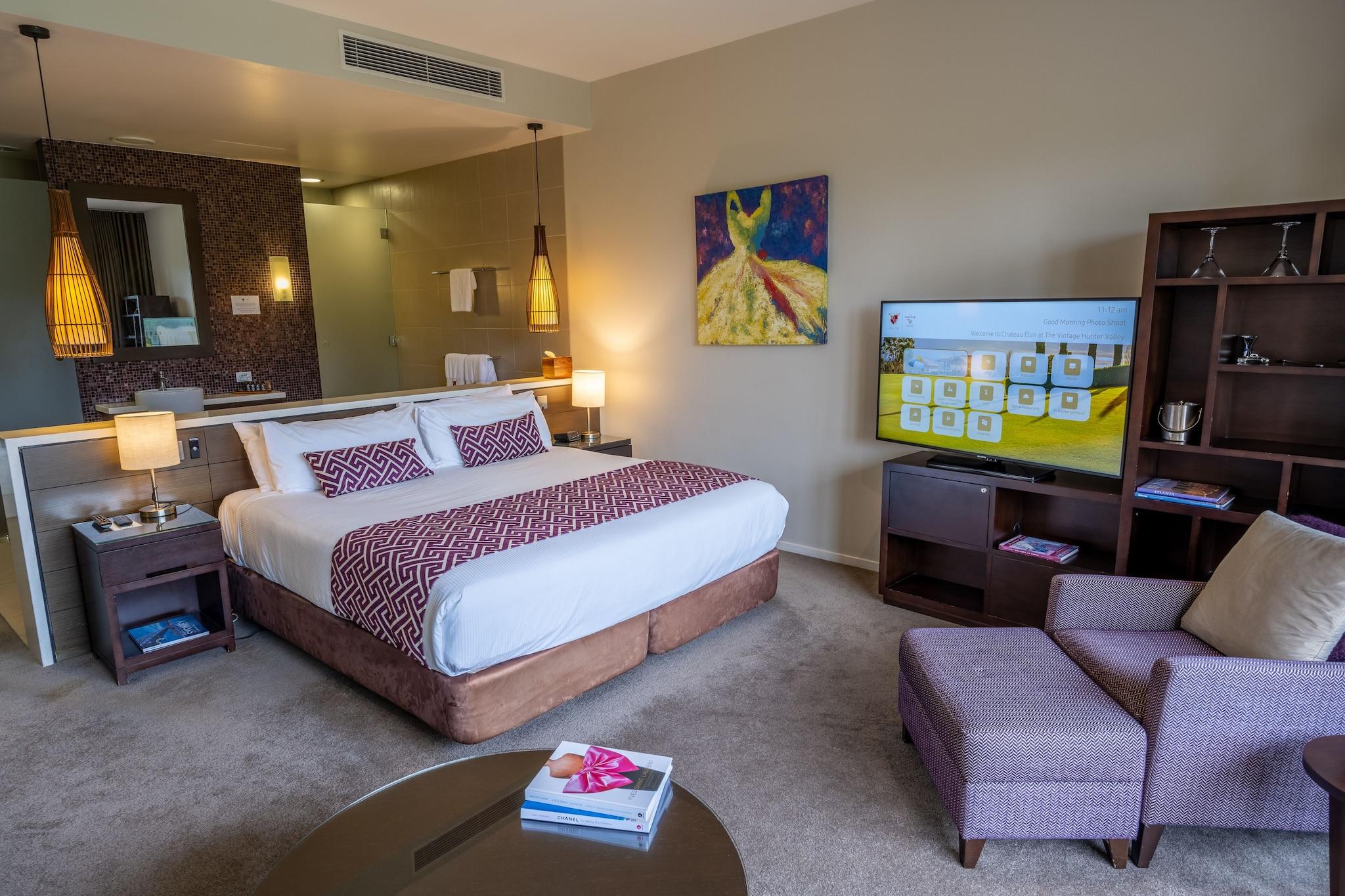 Suite, King Bed