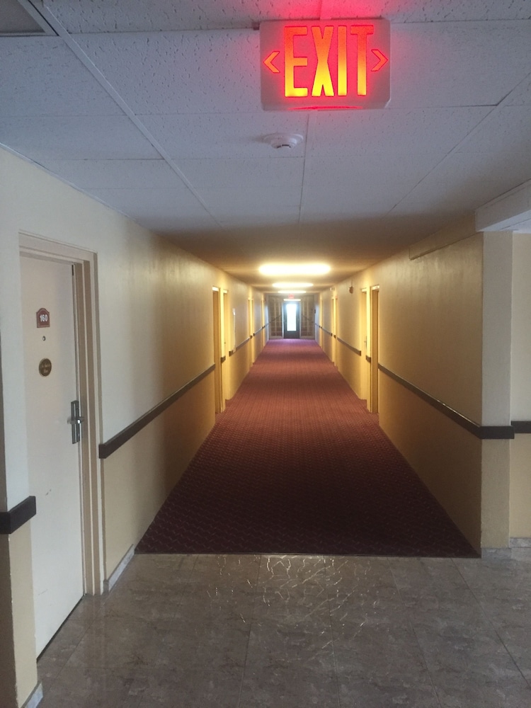 Wolf Inn Hotel 4/50