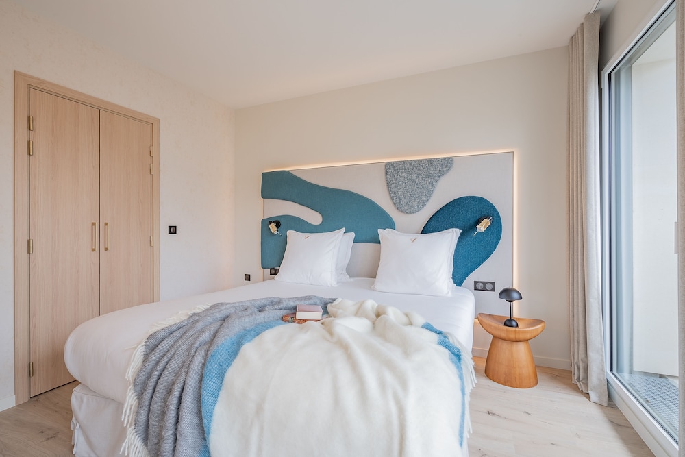 Yuna Porte Maillot - ApartHotel 16/50