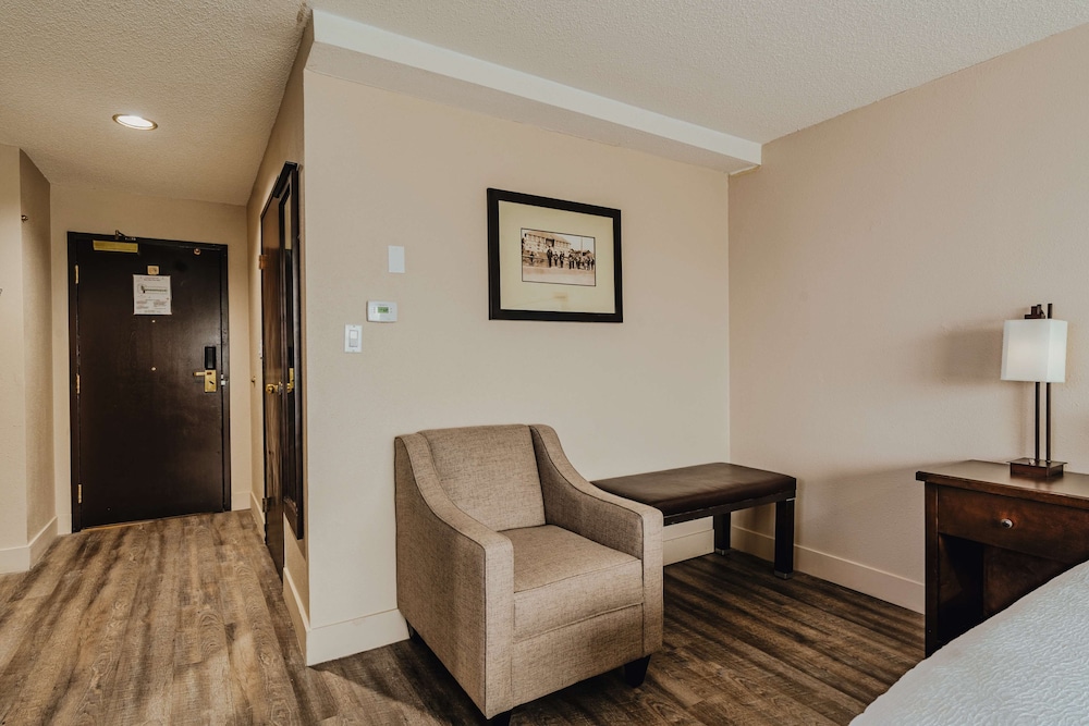 SureStay Plus by Best Western Coquitlam 30/50